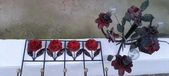 Conjunto ferro e flores