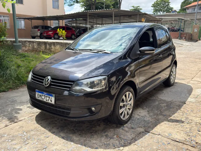 Volkswagen Fox 1.0 MI Total Flex 8V 5P 2013