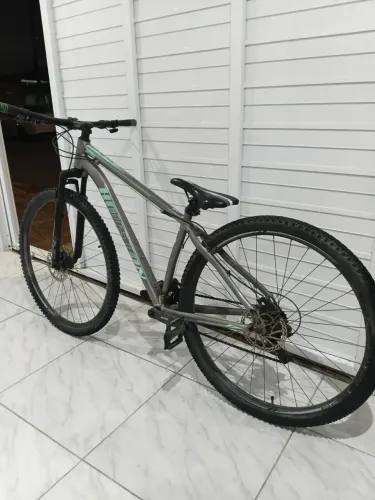 BICICLETA HOUSTON ARO 29 - MUITO CONSERVADA