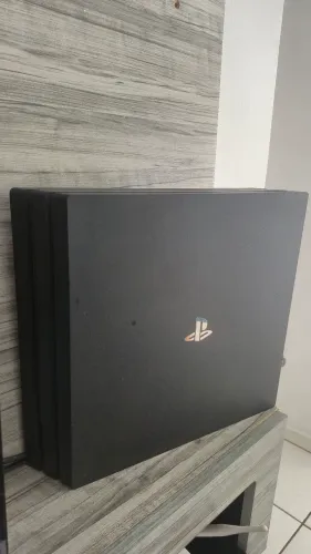 Ps4 pro 1 tera com 2 controles 