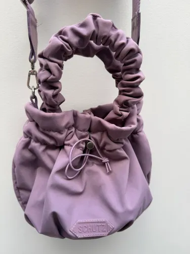 Bolsa Schütz ORIGINAL tiracolo média lolla nylon violeta
