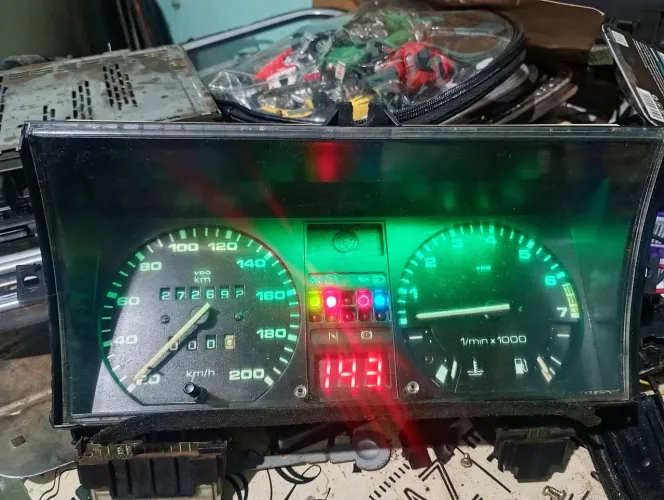 painel de instrumentos do gol quadrado com rpm