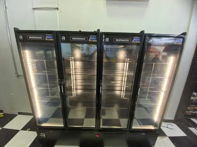 EXPOSITOR PARA RESFRIADOS 4 PORTAS REFRIMATE