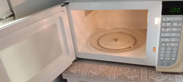 Microondas Eletrolux 31 litros tudo funcionando perfeitamente