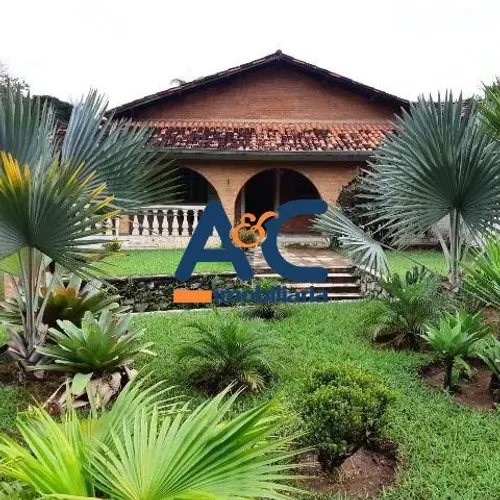 Casa com 04 quartos no Condomínio Nossa Fazenda