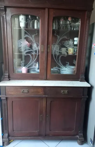 Cristaleira de + de 100 anos Reliquia * aceito proposta