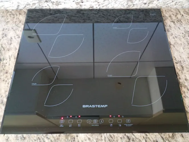 COOKTOP DE VIDRO POR INDUÇÃO 