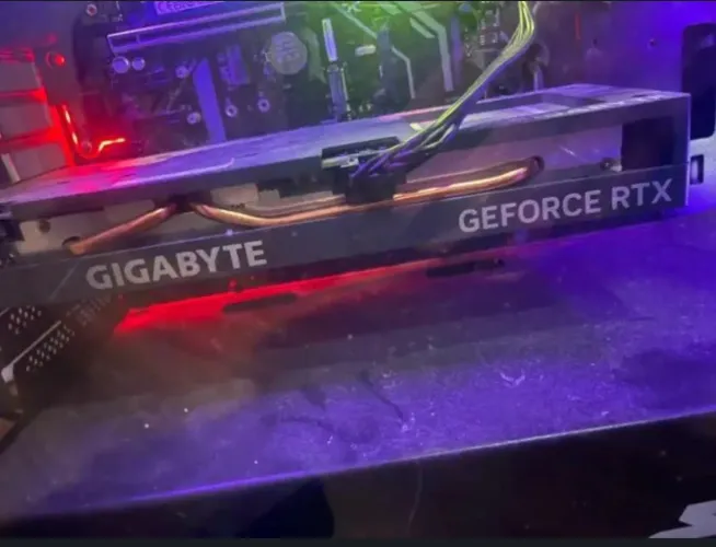 PLACA DE VIDEO NVIDIA GEFORCE GIGABAYTE 4060 rtx