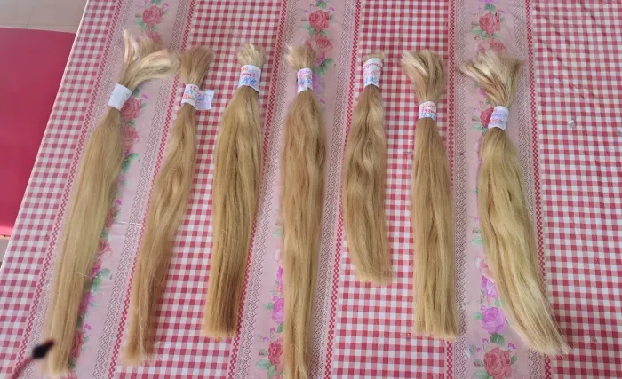 Vendo cabelo loiro humano liso , vários tamanhos.