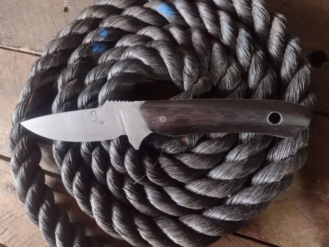Faca EDC