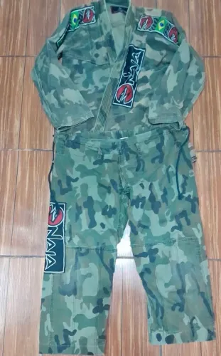 Vendo kimono de jiu-jítsu