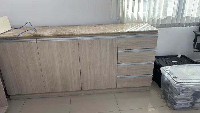 Móveis comerciais e residenciais