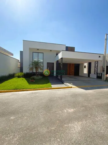 Casa com Piscina à Venda no Condomíno Pinheiros de Tremembé