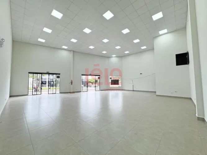 Sala comercial nova de esquina na Avenida Pedro Taques, Jardim Santa Clara, com 150 m²