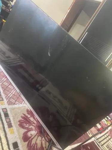 Vendo Televisão Philco 32 polegadas quebrada ( reutilização de peças )
