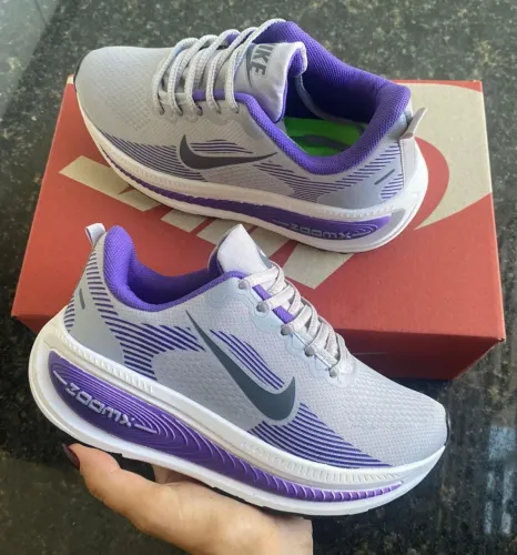 Tênis Nike ZoomX Feminino | Grey & Purple Edition, Amortecimento de Elite e Mesh Respiravl