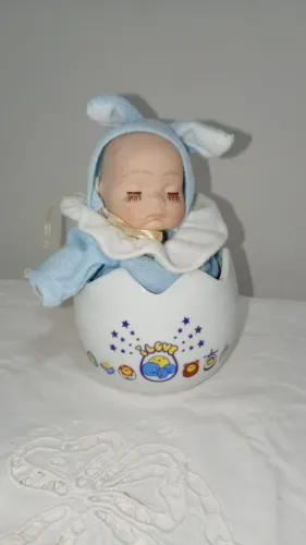 Caixa de música Bebê de porcelana muito linda e antiga funcionando