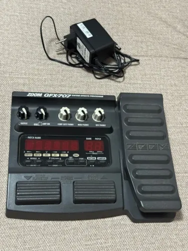 pedaleira zoom 707