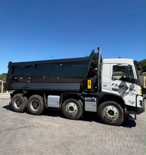 Volvo FMX540 Max ano 2025 / 2026, 8x4, com caçamba de 22 ?, 300 horas, em MG