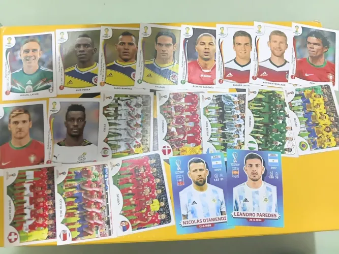 Lote de 20 figurinhas Copa do Mundo 2014 2018 2022 sem repetidas