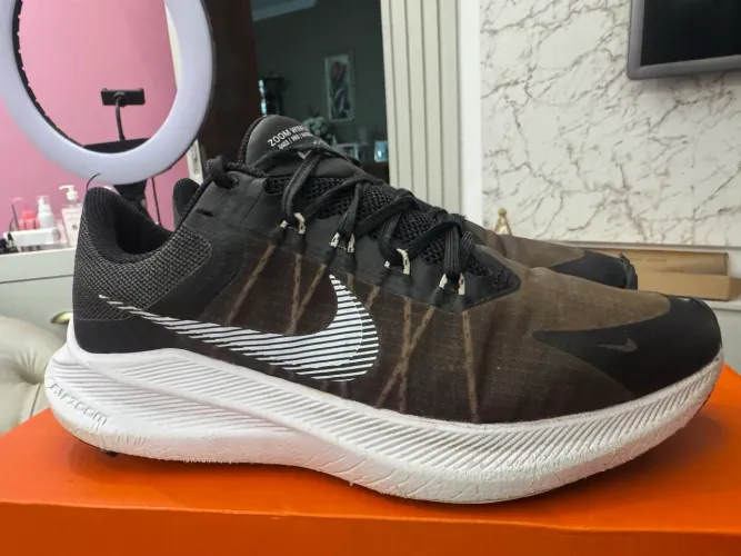 Tênis Nike Zoom Winflo 8