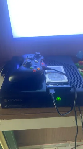 XBOX 360 SUPER SLIM RGH DESBLOQUEADO + CONTROLE ORIGINAL + FONTE