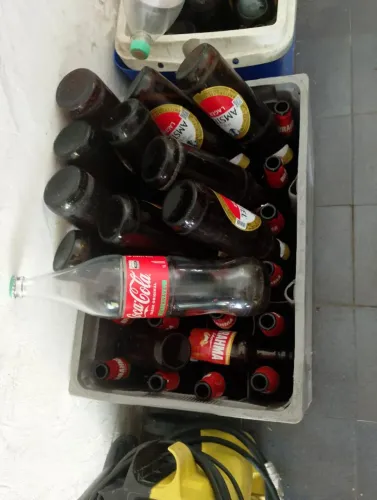 Vendo garrafas de 600 amistel