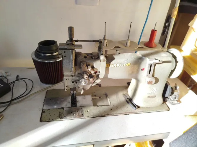 Maquina de costura pespontadeira Durkopp duas agulhas