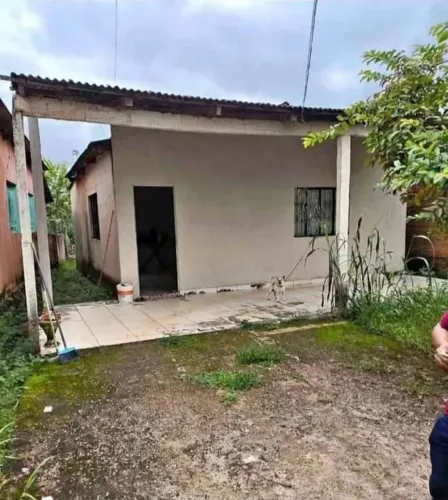 C.Casa no 40 Horas a venda<br>