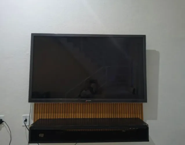 Tv Panasonic Full HD preta usada