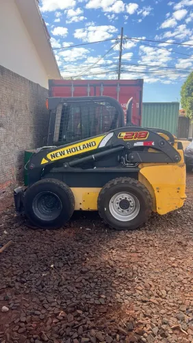 Mini carregadeira New Holland l218