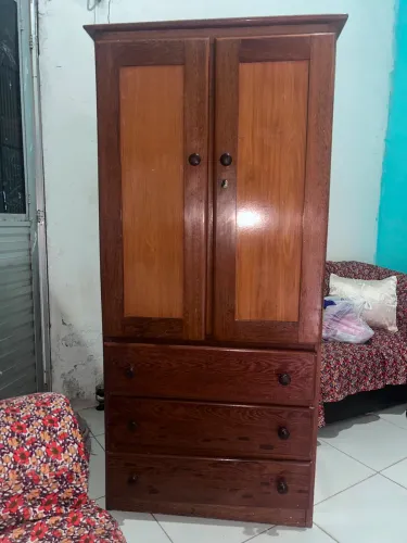 Guarda Roupas de madeira