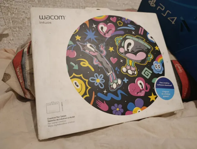 Wacom Intuos CTL4100 **no plástico**