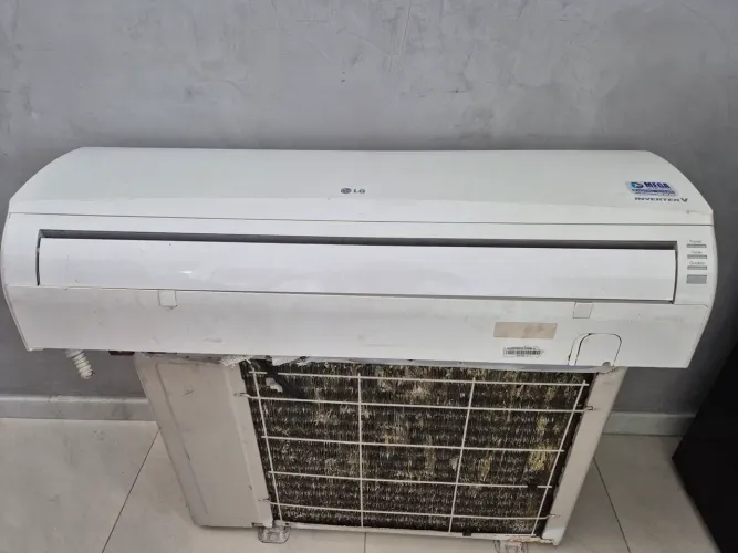Ar-condicionado LG Inverter 9.000 BTUs c/defeito