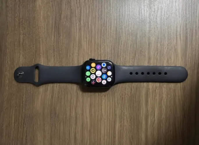 Smartwatch série 7 (GPS) 41m. acompanha duas pulseiras e carregador. bateria 84%