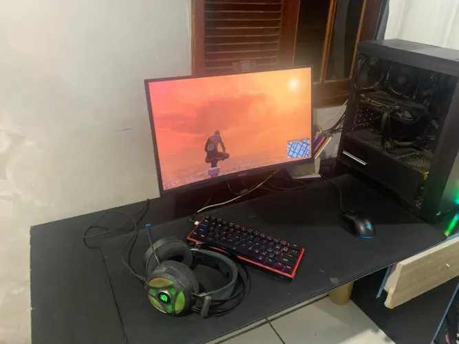 Computador gamer em perfeito estado