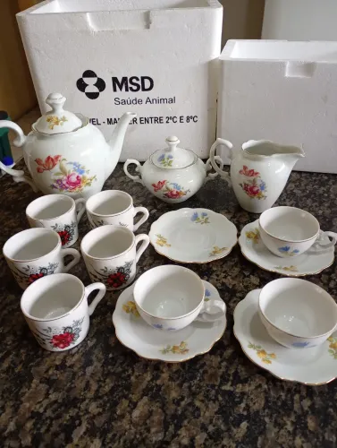 Conjunto antigo de porcelana renner +xícaras de porcelana santa rosa
