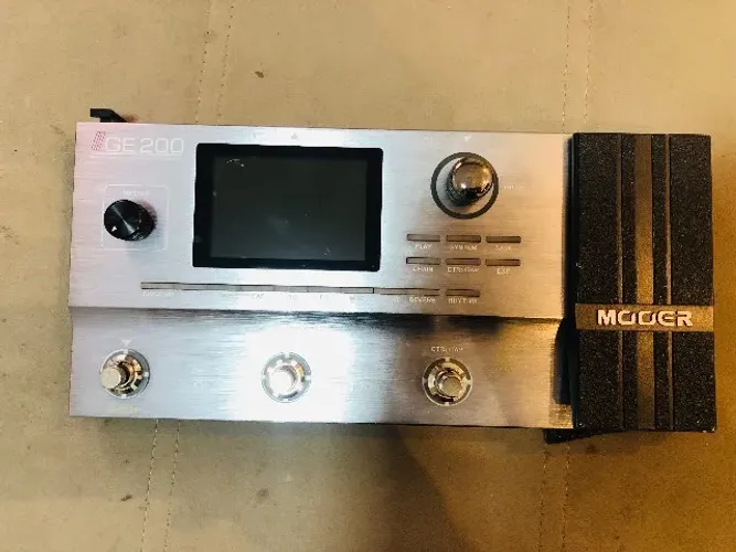 Pedaleira Mooer GE200