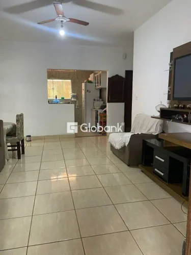Casa Residencial à venda em Montes Claros (Bairro Antônio Pimenta) | 3 Quartos | 3 Vagas