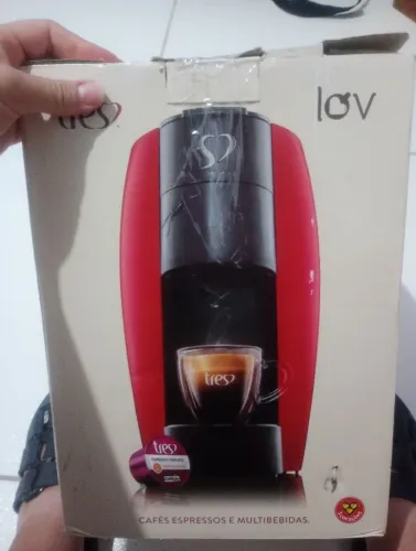 VENDO CAFETEIRA DE CAFÉ EXPRESSO 3 CORAÇÕES EXTREMAMENTE NOVA