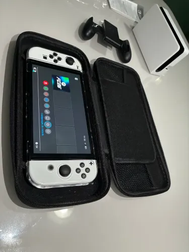 Nintendo Switch OLED - Excelente estado