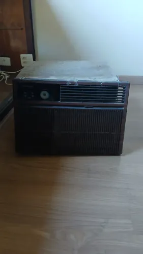 Ar condicionado Springer antigo funcionando bem