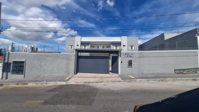 Apartamento com 2 quartos no Residencial Maribela, bairro Jardim Cuiabá
