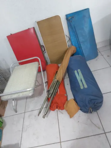 Barraca/Camping 4 pessoas e 3 mesas/ Avancê/ Lona.