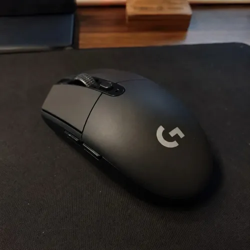 Mouse Gamer Sem Fio Logitech G304 Lightspeed, Sensor Hero 12K, 12000DPI