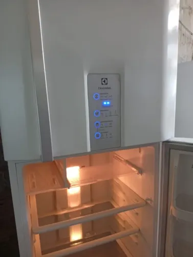 vendo geladeira Electrolux Frost Free 489 litros funcionando tudo entrego na serra