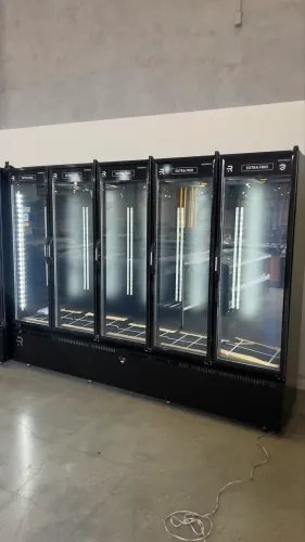 Cervejeira 5 portas total black - nova 