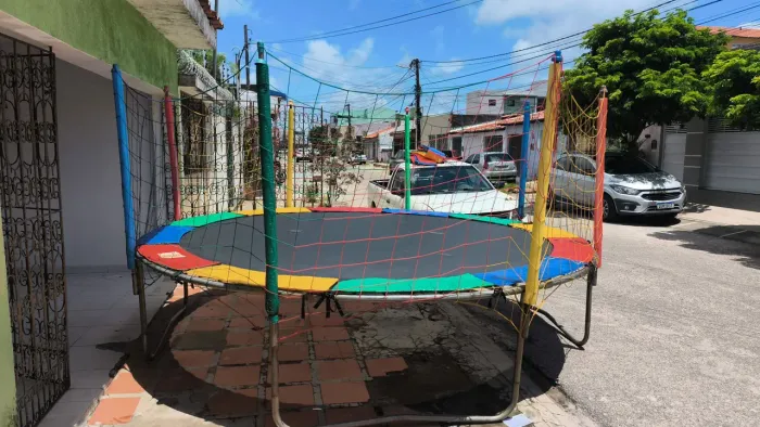 Pula pula, cama elástica, piscina de bolinhas, escorregador, cavalinhos