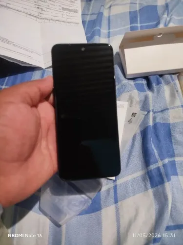Xaomi 12s desde quand comprei tem película na frente ir no fundo