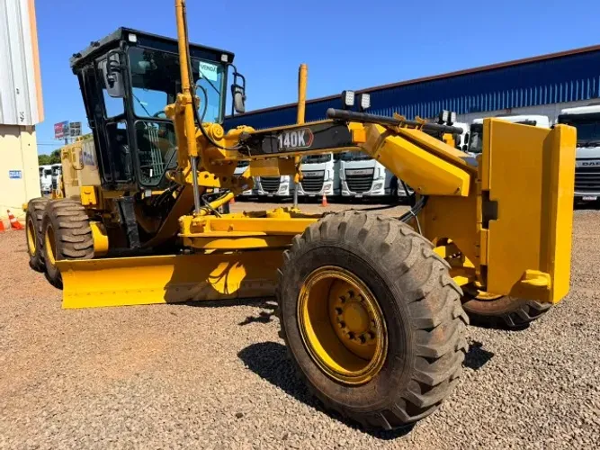 MOTONIVELADORA CAT 140K R$ 720.000,00